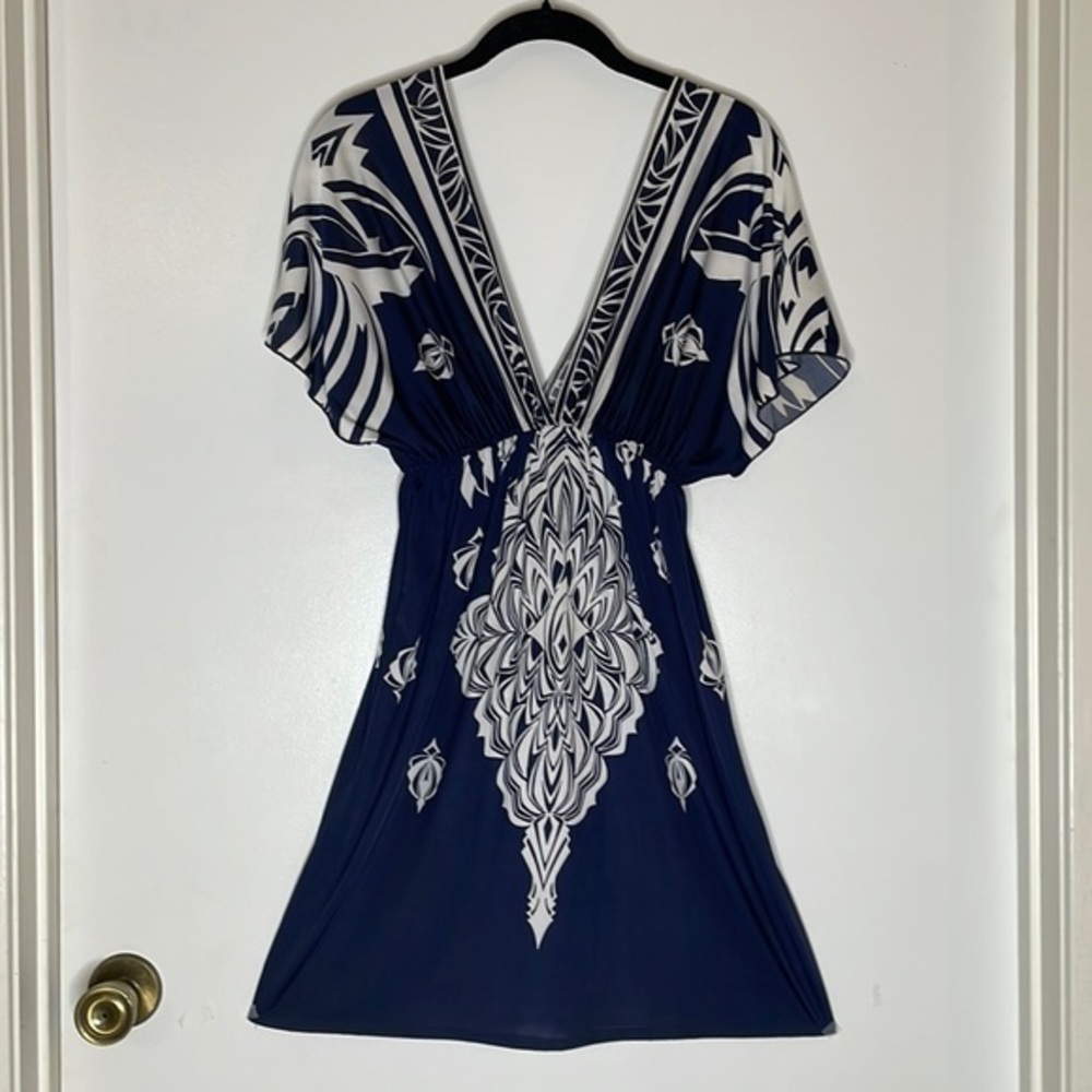 𝅺123 USA Beautiful blue and white dress.  Size‎ small.